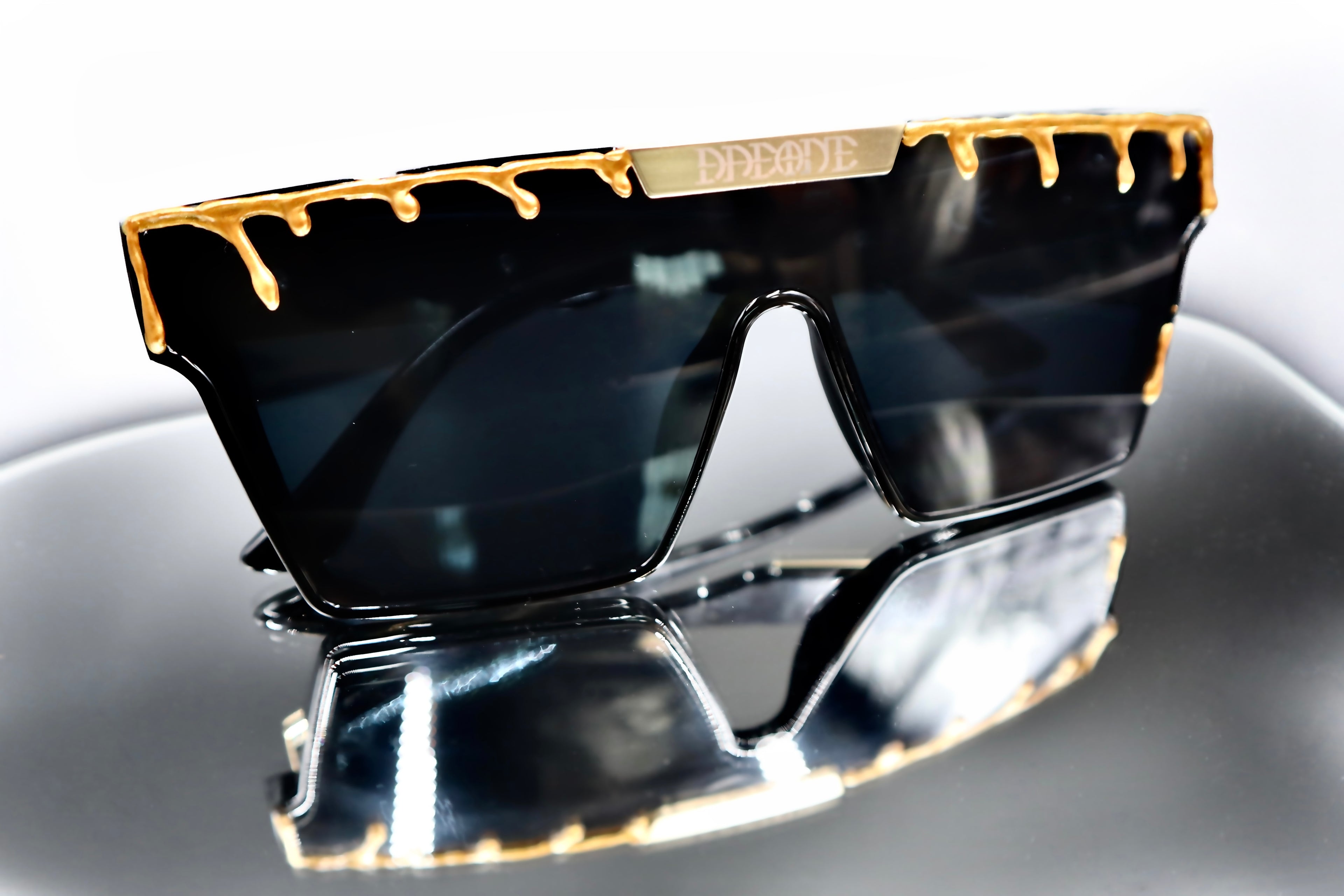 GOLD FRAME DRIP SUNGLASSES