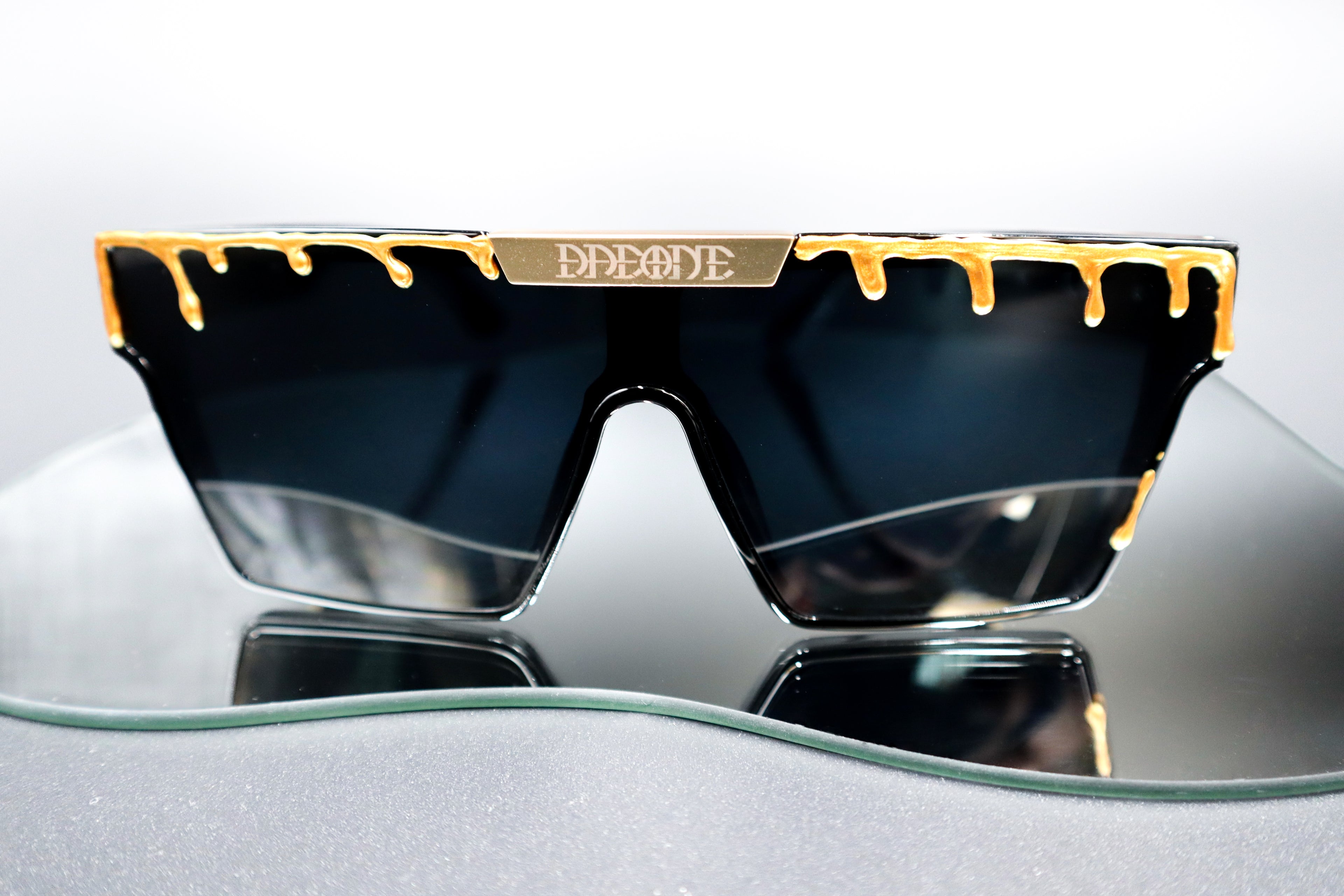 GOLD FRAME DRIP SUNGLASSES
